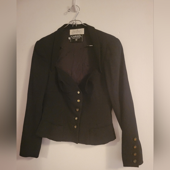 Chanel Black Blazer with Structured Shoulders and Tailored Fit - Picture 1 of 6